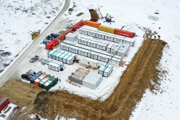 first-gold-mine-construction-site-structures-12691.jpg